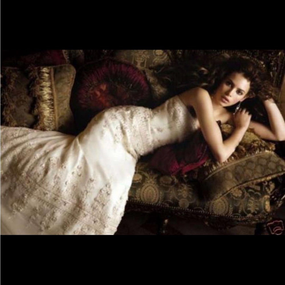 LAZARO IVORY WEDDING BRIDAL GOWN DRESS BEADED STRAPLESS FLORAL CATHEDRAL VEIL 12